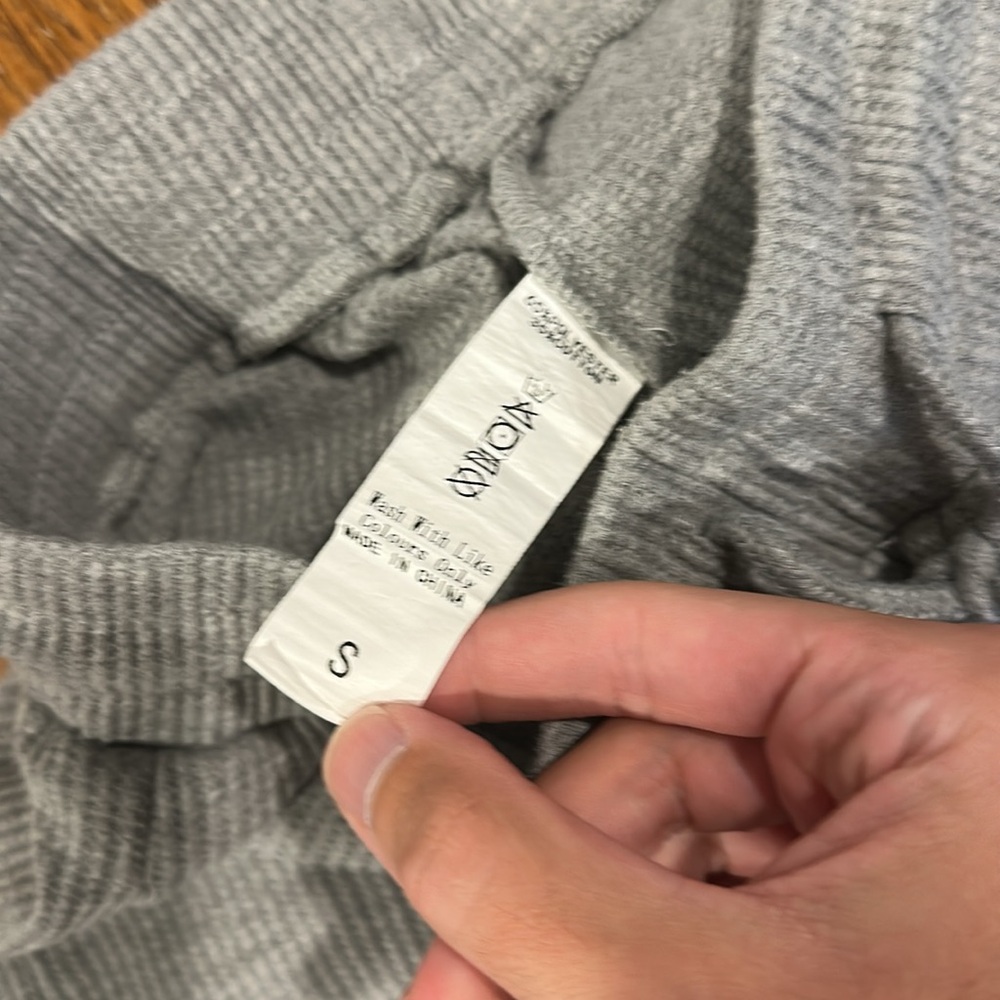 AMAZON Basics Gray Ribbed Set - Picture 3 of 7
